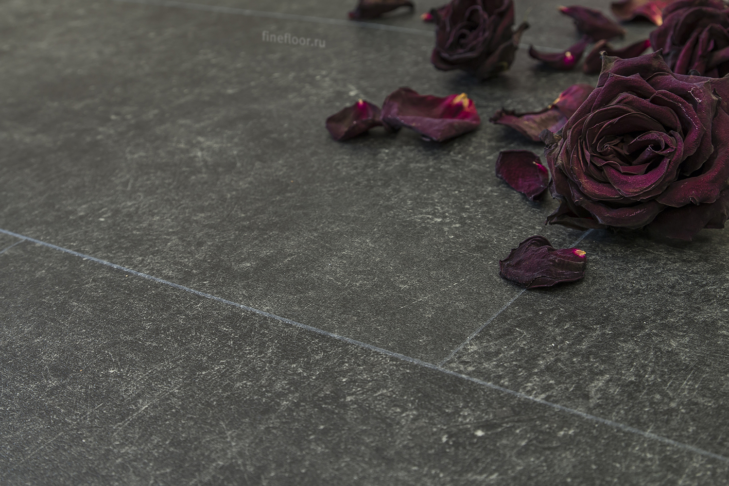 Кварцвиниловая плитка FineFloor замковая Stone Шато Миранда FF-1555 655×324×4,5 фото в интерьере Кварцвиниловая плитка FineFloor замковая Stone Шато Миранда FF-1555 655×324×4,5 фото в интерьере